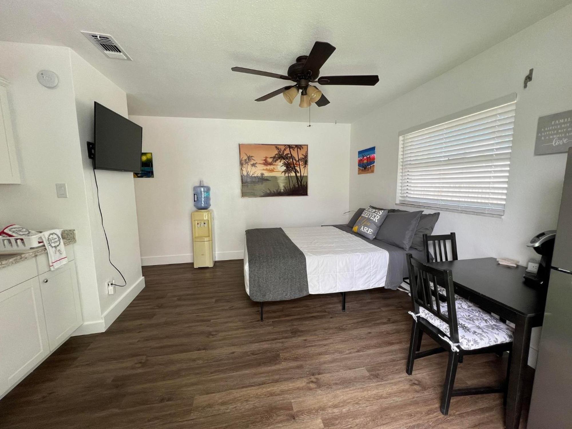 סמינול Cozy Private Studio W/Own Yard - 3Mi From Beach מראה חיצוני תמונה