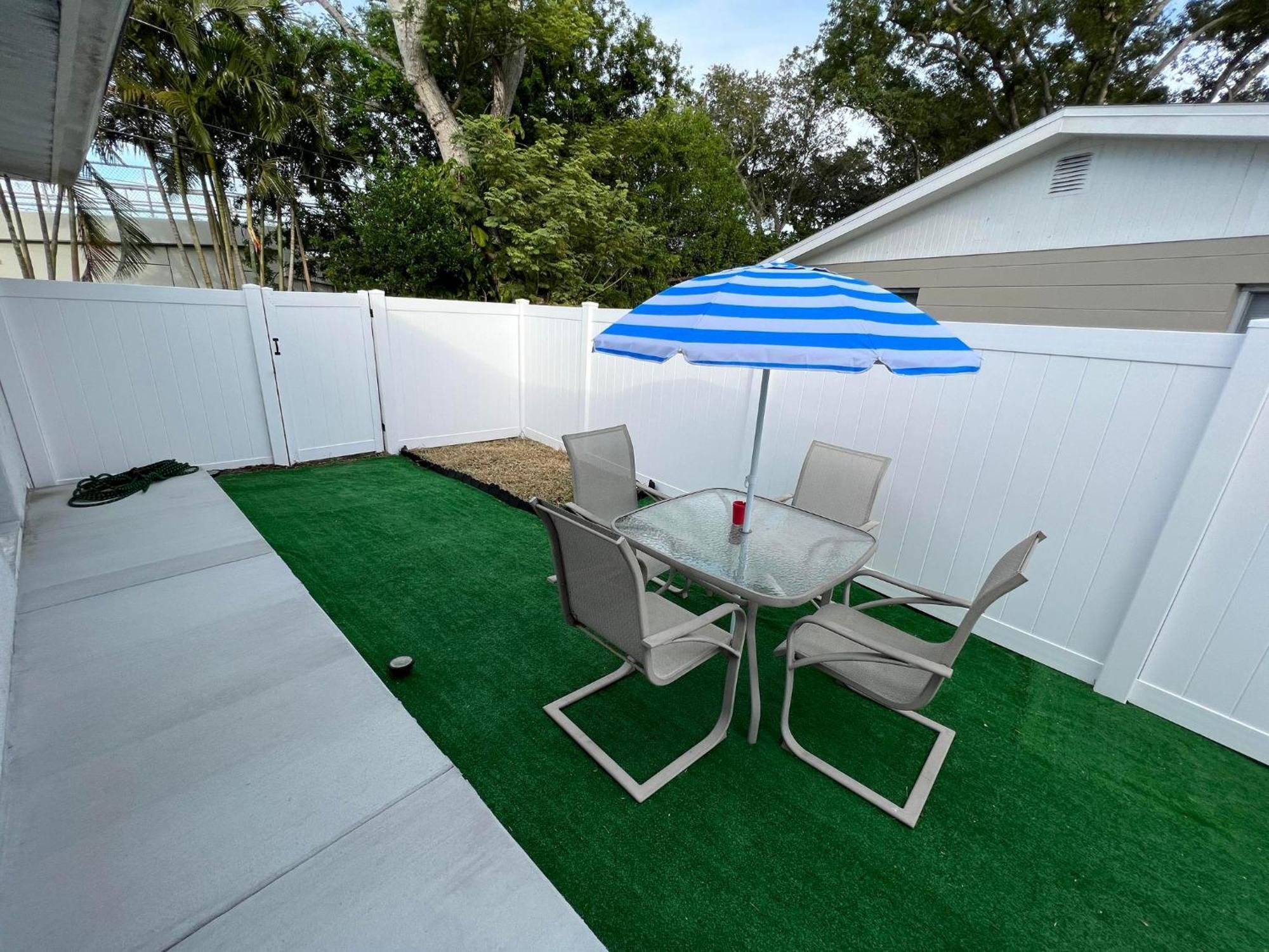 סמינול Cozy Private Studio W/Own Yard - 3Mi From Beach מראה חיצוני תמונה