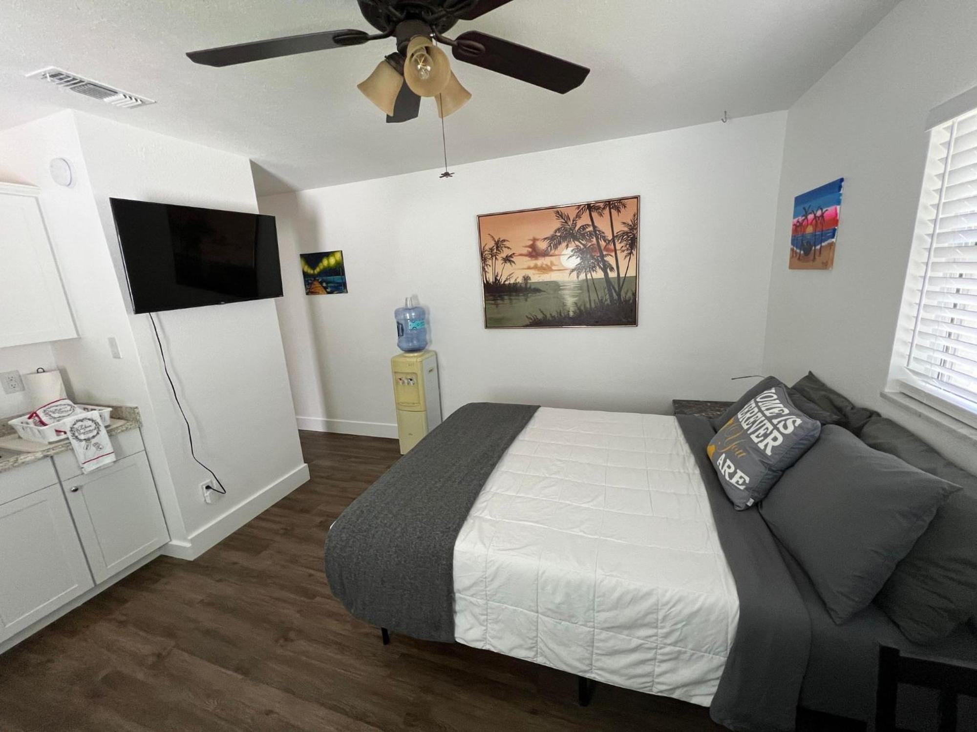 סמינול Cozy Private Studio W/Own Yard - 3Mi From Beach מראה חיצוני תמונה